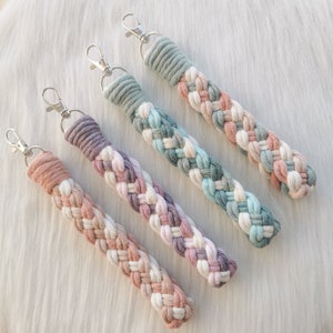 Braided keychain/Macrame braided keychain/Braided bracelet keychain/Macrame keychain