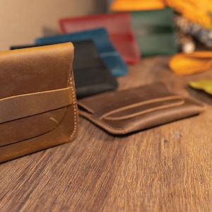 Cartera de cuero hecha a mano, tarjetero minimalista, cartera grabada, cartera personalizada, regalo para ella, regalo para él