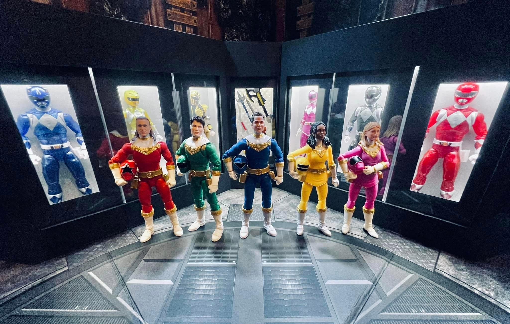 MMPR - Power Rangers Display Cases for figures