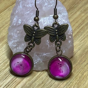 Schmetterling Ohrringe mit rosa Stein Antik Messing