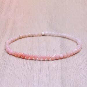 Bracelet en opale rose, pierres précieuses roses, bijoux à empiler élastiquement, délicates petites perles à facettes extensibles