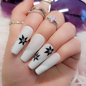 Press on nails Ivory trance