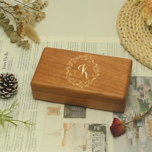 Personalized Wooden Jewelry Box For Women, Custom Retro Jewelry Box, Personalized Wooden Jewelry Box with Lock and Key，Elegant Retro Gift