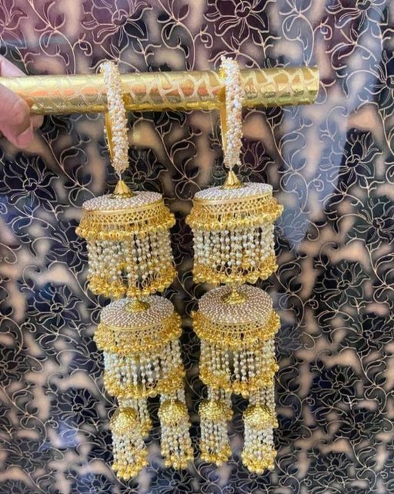 Round Ladies Earrings Metal-Chain Semi Moti Oxodize Silver-Golden Bali at  Rs 33/pair in Rajkot