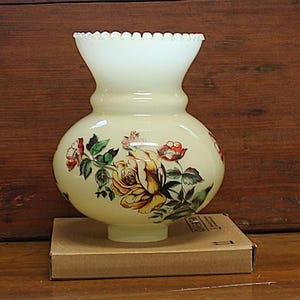 Vintage Hand Painted Roses Replacement Globe Gone With The Wind Design Flowers Glass Lamp Shade Roses Chimney Hurricane Oil Electric