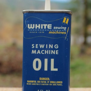 Vintage Unopened White Sewing Machine Oil Blue White Yellow Metal Can (Full)