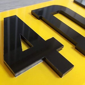 Plaques d’immatriculation 4d