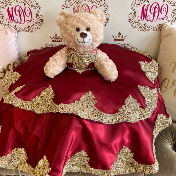 Quinceañera Dolls & Bears, made to match xv dress or any dress similar. Muñeca y Osito de XV Años hechos similares al vestido de XV.