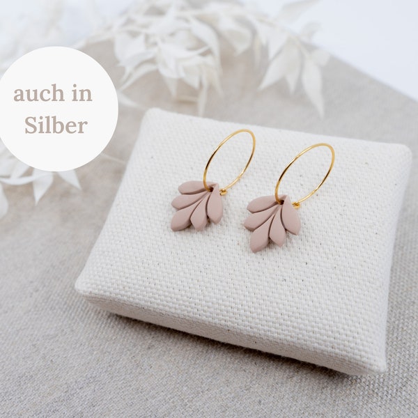 Creolen in Gold aus Polymer Ton mit Blatt