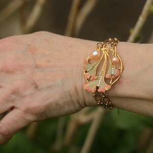 Pulsera Ajustable Art Nouveau Dorada Cadena Antigua Esmalte Hoja Ginkgo Perla Cultivada Rosa Boda Estilo Vintage 1900s Chapado En Oro imagen 6