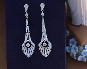 Boucles d'oreille Art Deco Clous Clip on Eventail Serti de CZ Blanc Eventail Goutte Vintage Style 1920s Mariage Great Gatsby Légères Rhodié