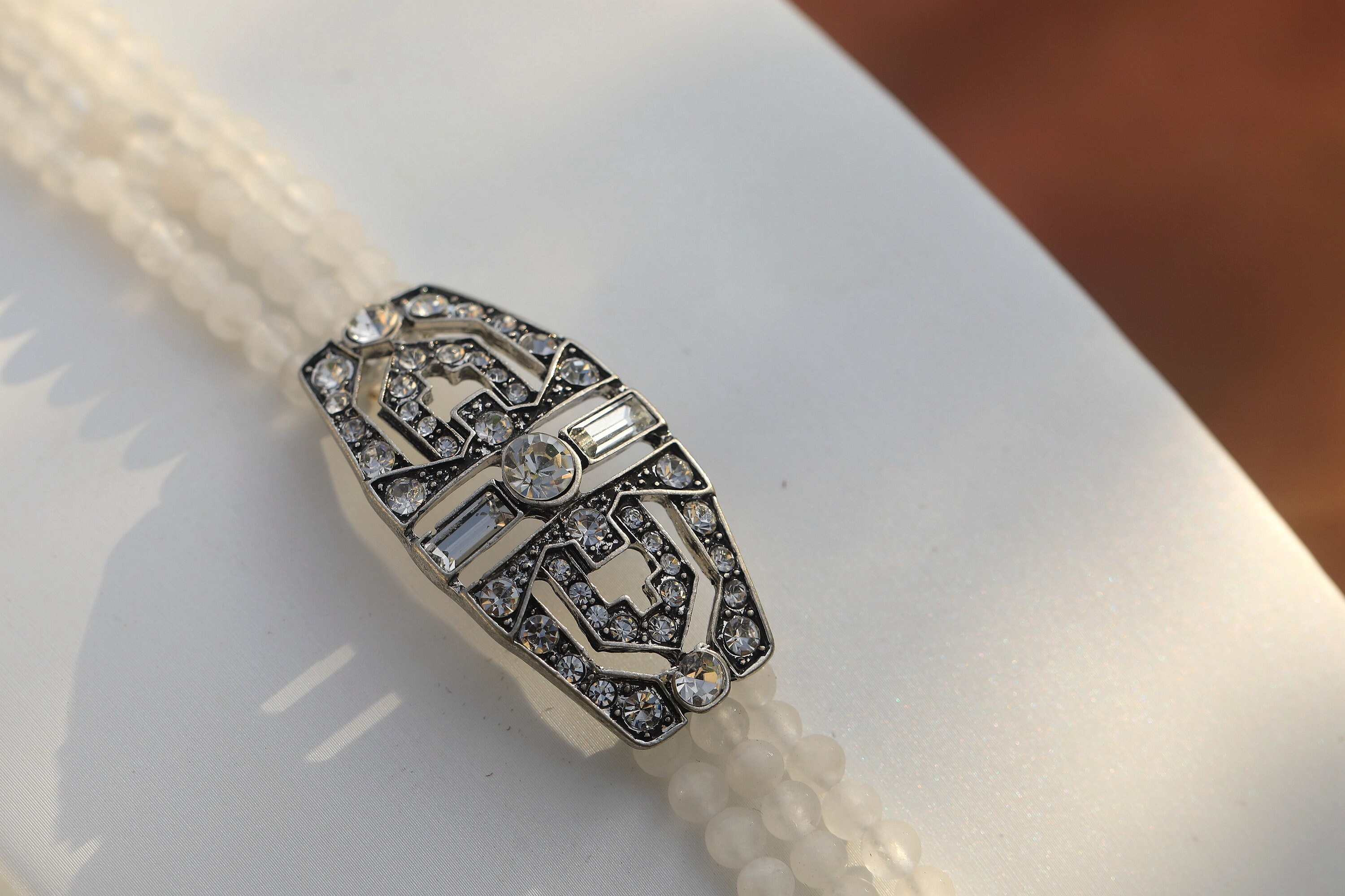 Bague vintage avec une pierre sur métal argenté - France