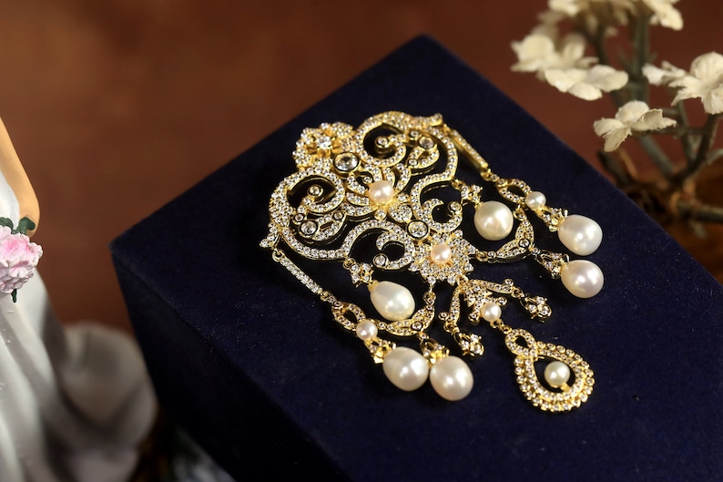 Superb Brooch & Pendant Golden Belle Époque Floral Lace Setting White CZ Real White Cultured Pearl Vintage Style Gold Plated image 7