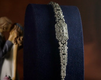 Splendido bracciale Art Déco in argento antico con rettangolo geometrico in rame con zirconi bianchi in stile vintage anni '20, grande Gatsby placcato in rodio