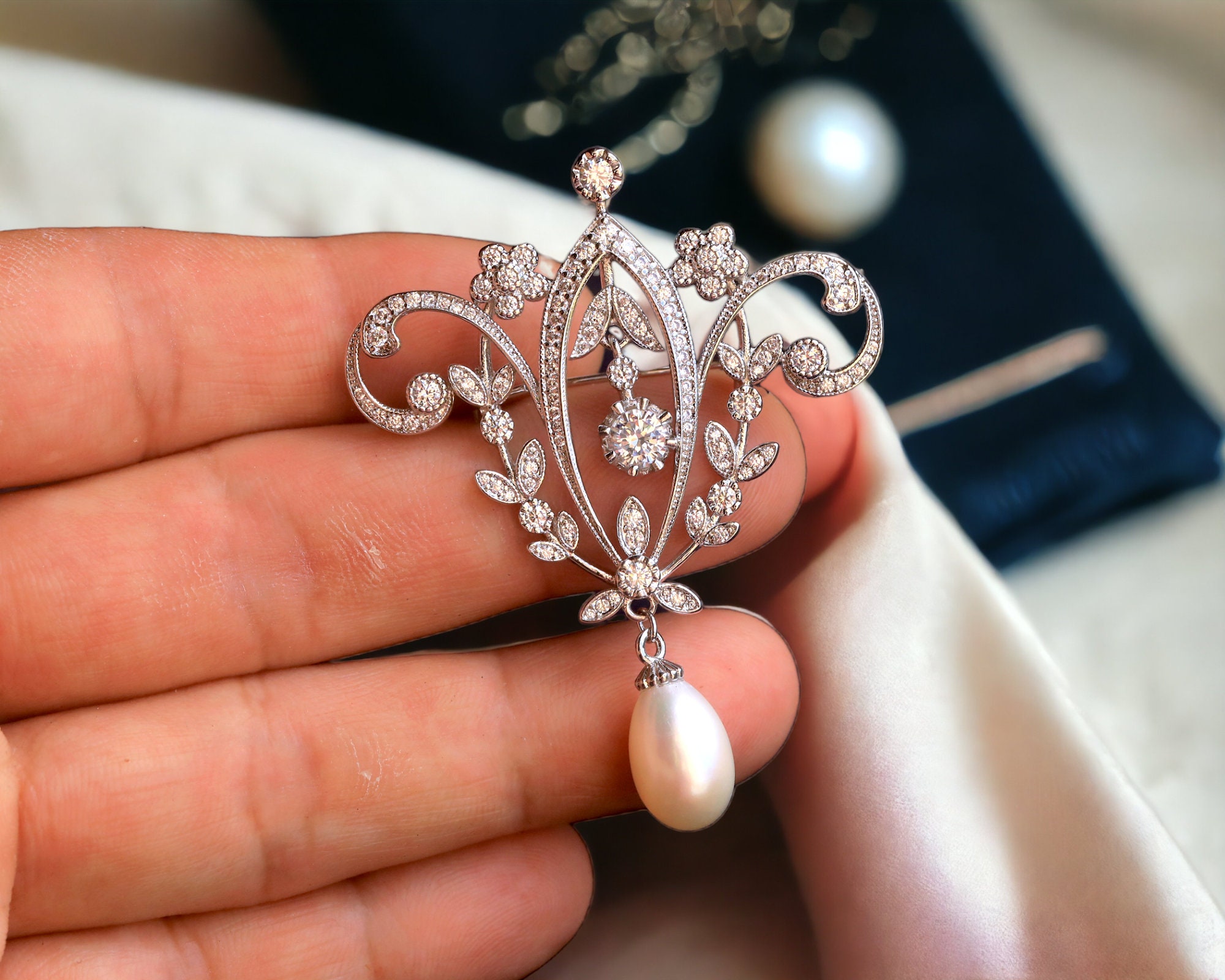 Broche Argent Rectangle Belle Époque Dentelle Floral Laurier Serti CZ Blanc - Neuf