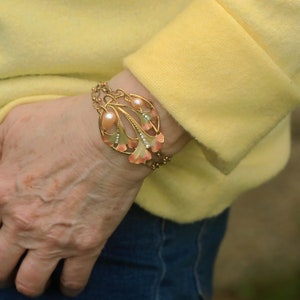 Pulsera Ajustable Art Nouveau Dorada Cadena Antigua Esmalte Hoja Ginkgo Perla Cultivada Rosa Boda Estilo Vintage 1900s Chapado En Oro imagen 9