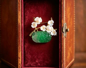 Superb Art Nouveau Brooch A Branch of Small Flower Mother of Pearl White Cultured Pearl Green Jade Stone Carved Vintage Style Gold Plated