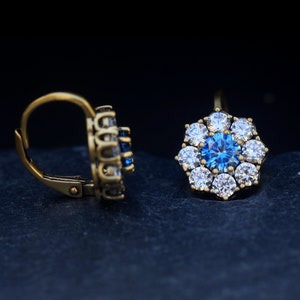 Belle Epoque Sleeper Ohrringe Vermeil Sterling Silber 925 Rund Floral Set mit blauem Saphir CZ Vintage Stil 1900er Hochzeit Leicht