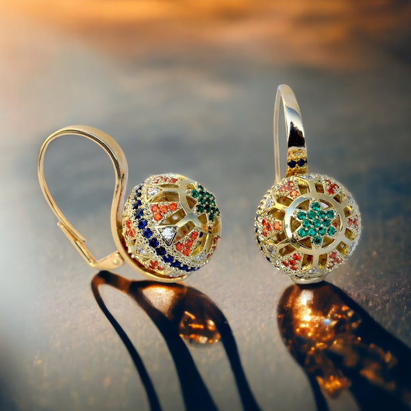 Boucles d'oreilles Dormeuse Perle en Laiton Serti CZ Multicolore Vert Bleu Mariage Vintage Style Plaqué l'Or