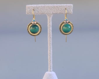 Wunderschönes Edwardianisches Antik-Gold-Matt-Schlafohrring-Set mit blau-rosa CZ-echter Perle, grüner Malachitperle, Vintage-Stil