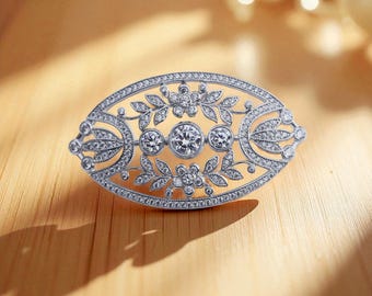 Magnífico broche y colgante de plata antigua Belle Epoque con forma de hoja de laurel ovalada y circonitas blancas, estilo vintage de la década de 1900, chapado en rodio y acabado dorado mate.