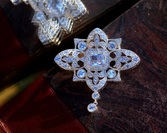 Broche Vintage Argentée à Motif Fleur, Dentelle Et Perle En Relief - Réf. 2784, Occasion