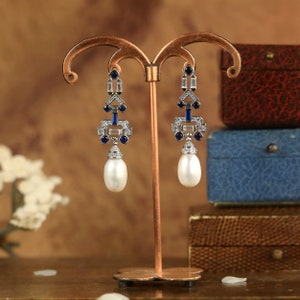 Art-Deco-Ohrstecker zum Anklipsen, nicht durchbohrt, mit geometrischem CZ-Fassung, blauer Saphir, wunderschöne Zuchtperle, Vintage-Stil der 1920er Jahre, Hochzeit, rhodiniert