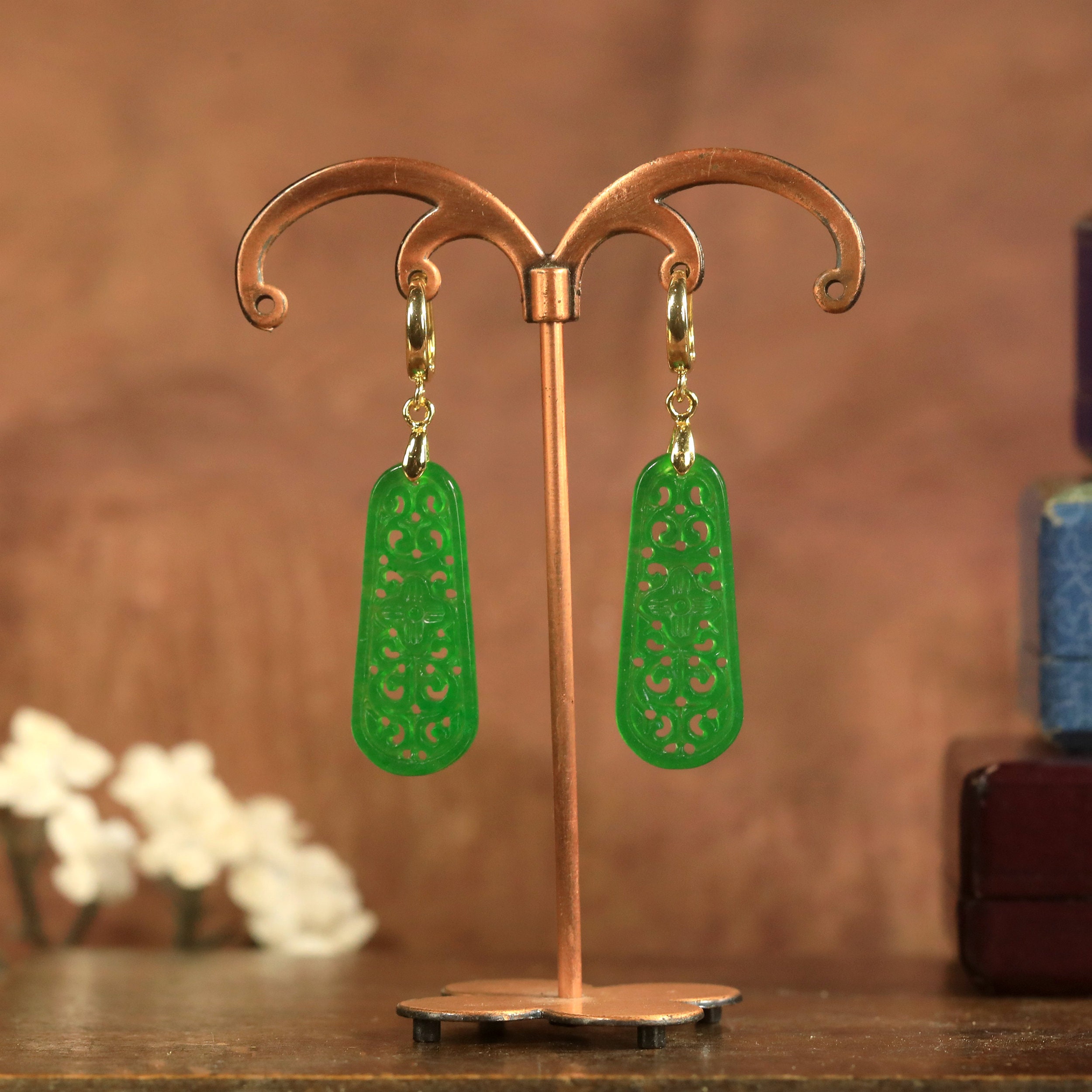 Boucles D'oreilles Dormeuses Goutte Jade Vert - Doré, Laiton, Sculpté Floral, Neuves Sans Emballage