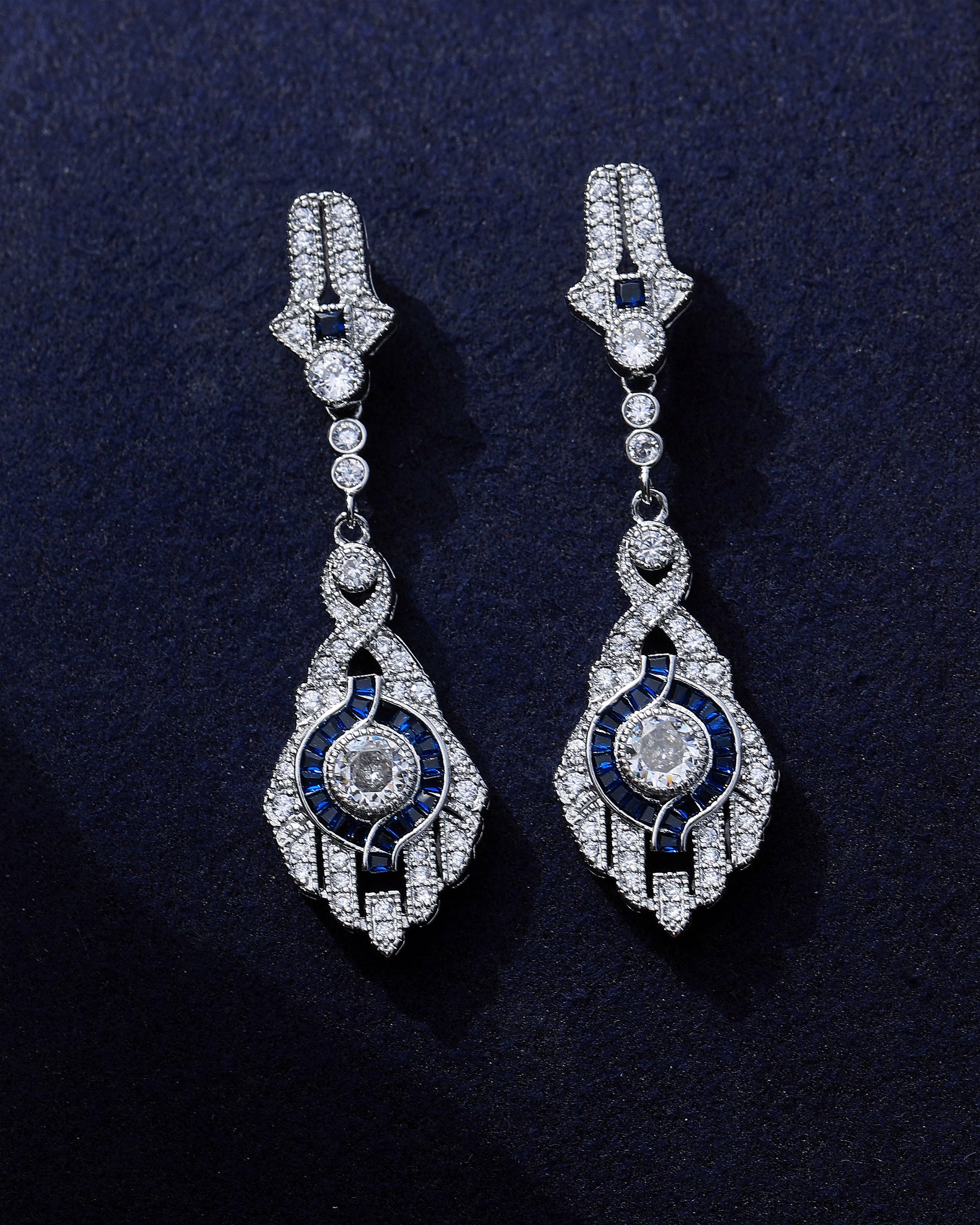 Boucles D'oreilles Clous Art Déco - Motif Taï-chi, CZ Bleu, Style Great Gatsby (neuf Sans Emballage)