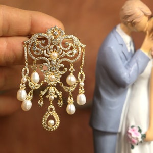 Magnífico broche y colgante Belle Époque dorado Engaste de encaje floral Circonia cúbica blanca Perla cultivada blanca real Estilo vintage Chapado en oro imagen 3