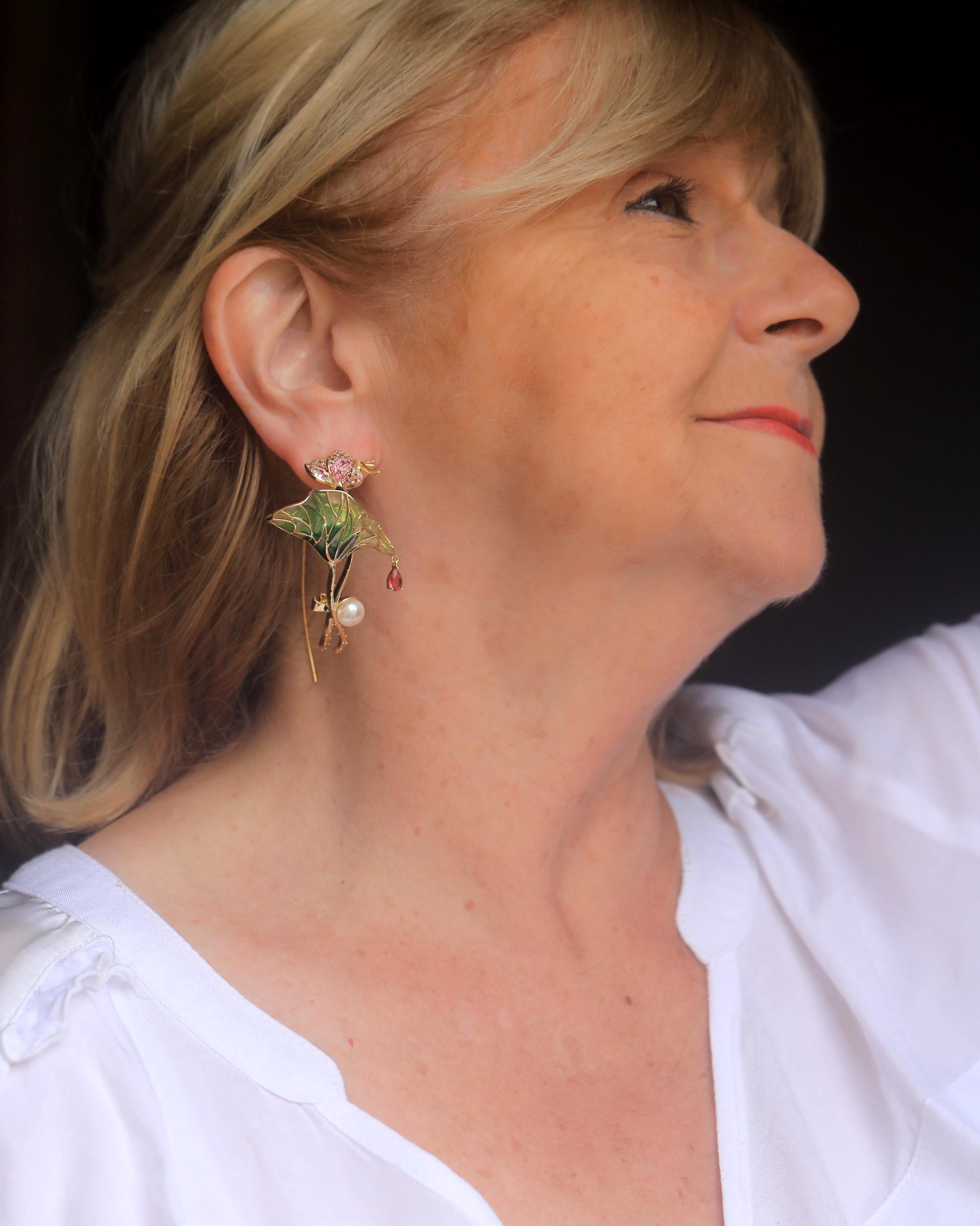 Boucles D'oreilles Pendantes Fleur Lotus Avec Perle Et CZ Vert - Style Art Nouveau