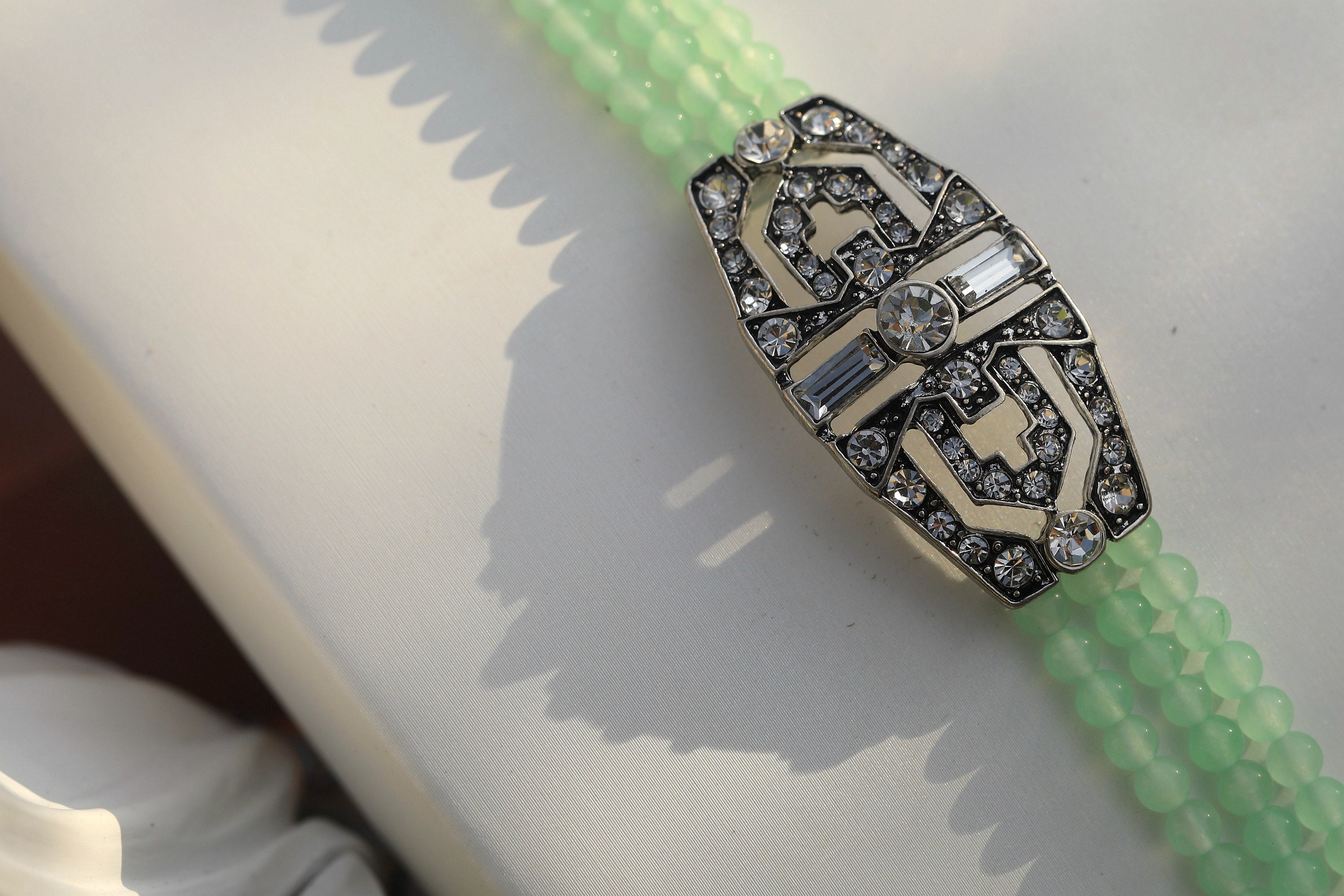 BAGUE FINE MÉTAL ARGENTÉ PIERRE VERTE