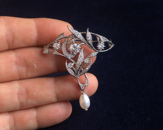 Broche En Argent Style Belle Époque - Motif Floral Laurier Sert De Strass (CZ) Blanc - Réf. SC22 - Neuf Sans Emballage