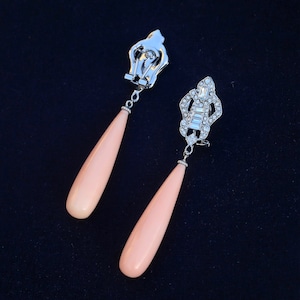 Magníficos pendientes durmientes CLIP en encaje plateado NO perforado Gran Gatsby Drop Long Coral Pale Pink 1920s Vintage Old Style Dormeuses