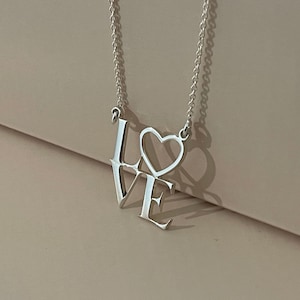 Colar de coração com letras L O V E - Pingente de amor banhado a prata esterlina 925 ou ouro 24k - Presente exclusivo para ela - Melhor presente para ela