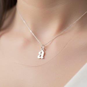 Initialhänge i sterlingsilver: Anpassad alfabetsbokstavsberlock