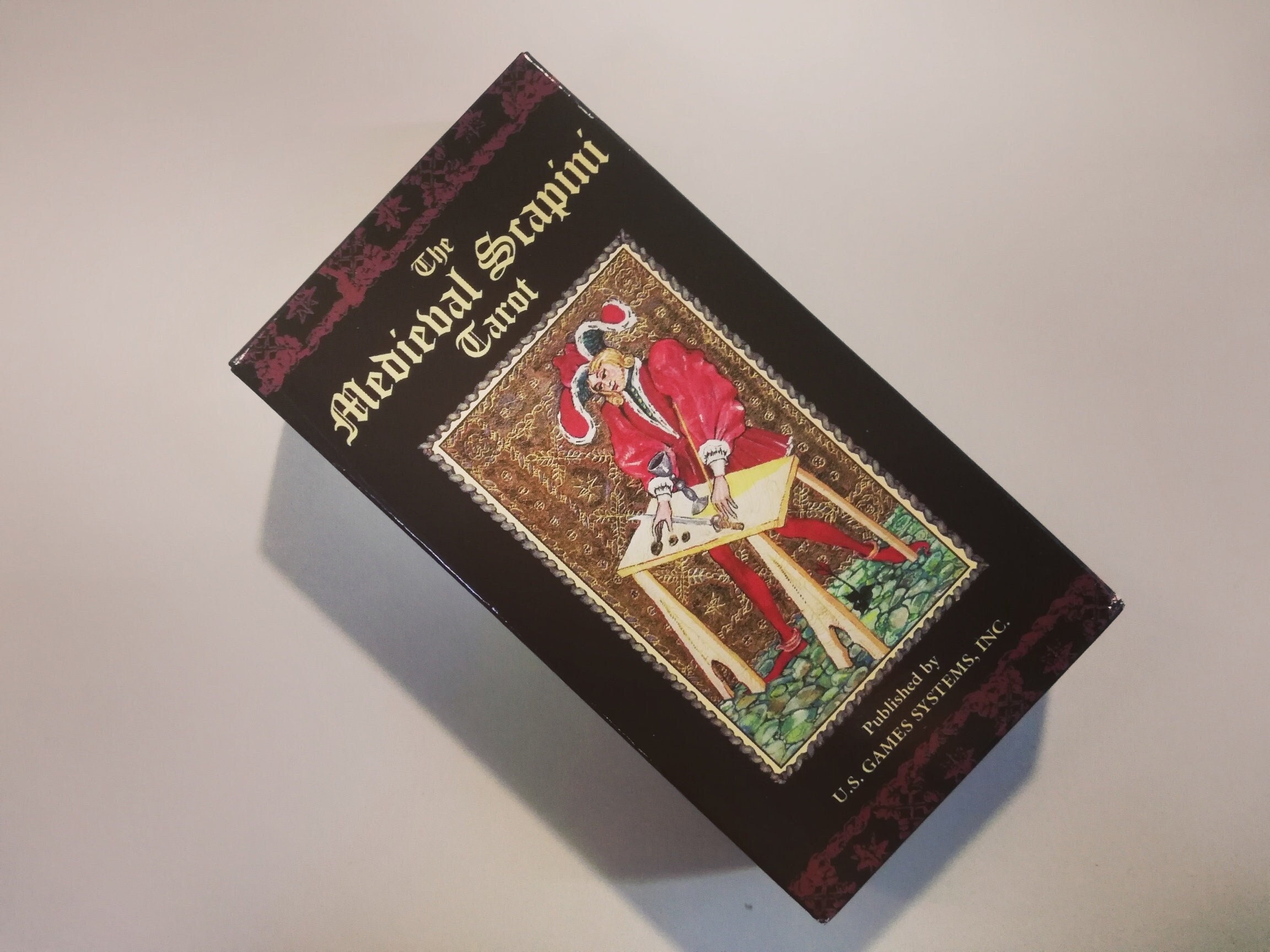 ブックセットは絶版♥The Medieval Scapini Tarot The Medieval Scapini Tarot: Deck and Book Set: Luigi Scapini