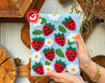 Strawberry kindle cover - kindle paperwhite case - handmade book pouch - E reader case - Kindle Oasis sleeve - kindle accessories gift