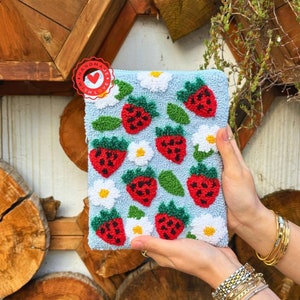Strawberry kindle cover - kindle paperwhite case - handmade book pouch - E reader case - Kindle Oasis sleeve - kindle accessories gift