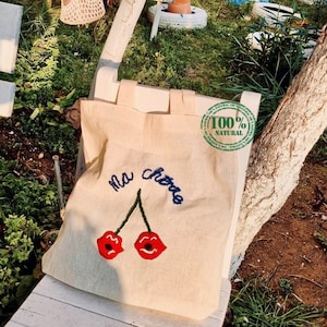 Kirsche bestickte Einkaufstasche , handgeprägter Stoff , Punch Needle Tasche , Schulter Einkaufstasche , einfache Tasche , Picknicktasche , Laptop Geschenke