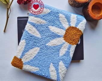 Daisy Embroidered Kindle cover - Personalized book case - Kindle paperwhite sleeve - Fabric Book Cover - Handmade Oasis case - gift E reader
