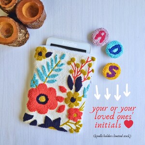 Floral Kindle cover Personalized kindle holder Embroidered kindle case E reader cover embroidered Oasis kindle accessories gift image 5