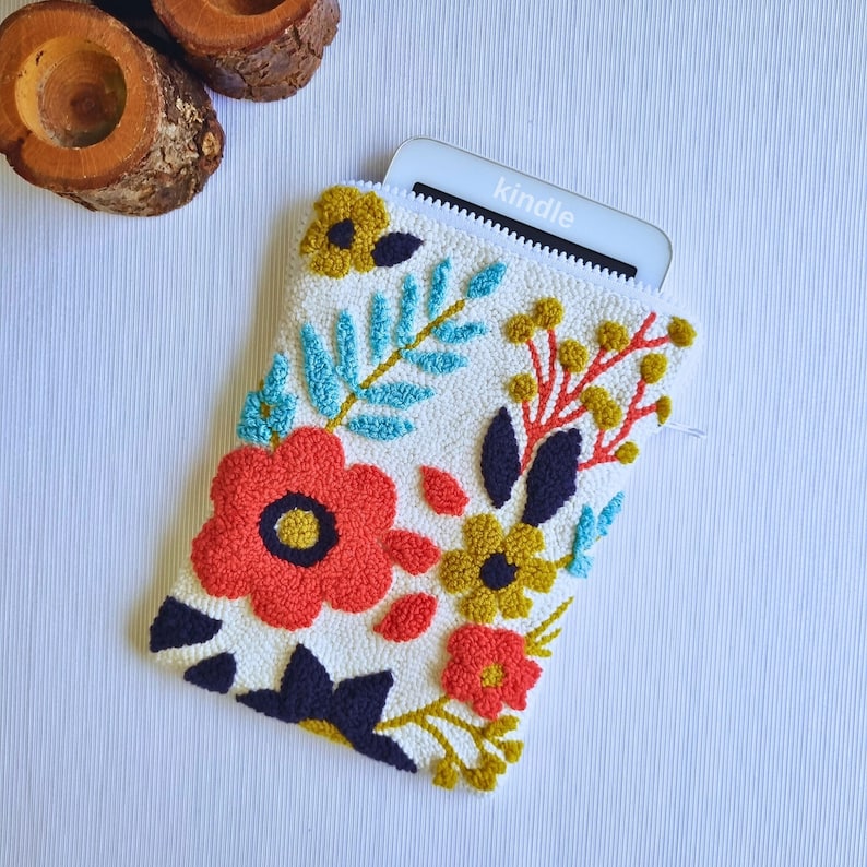 Floral Kindle cover Personalized kindle holder Embroidered kindle case E reader cover embroidered Oasis kindle accessories gift image 4