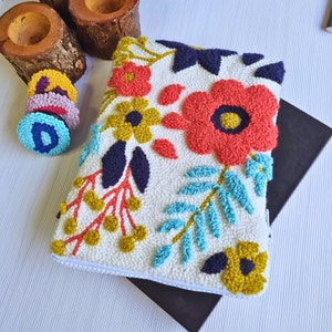 Floral Kindle cover Personalized kindle holder Embroidered kindle case E reader cover embroidered Oasis kindle accessories gift image 7