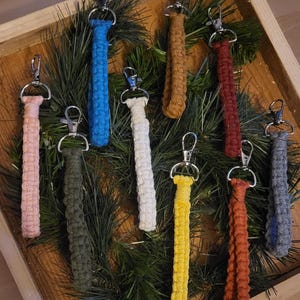 macrame keychain