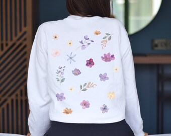 Floral Crewneck Sweatshirt Cottagecore Botanical Garden Sweater Ethical Sustainable Fashion Wildflower Nature-Inspired Style Spring Jumper