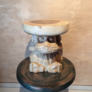 Unique stool carved as a monkey / teak / 14 kg 40 cm