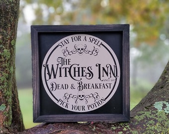 The Witches Inn Sign: Farmhouse Halloween Decor