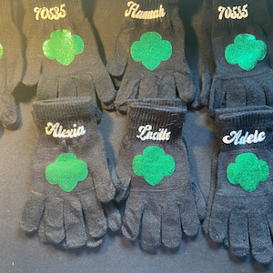 Pfadfinderin Mütze und Handschuhe