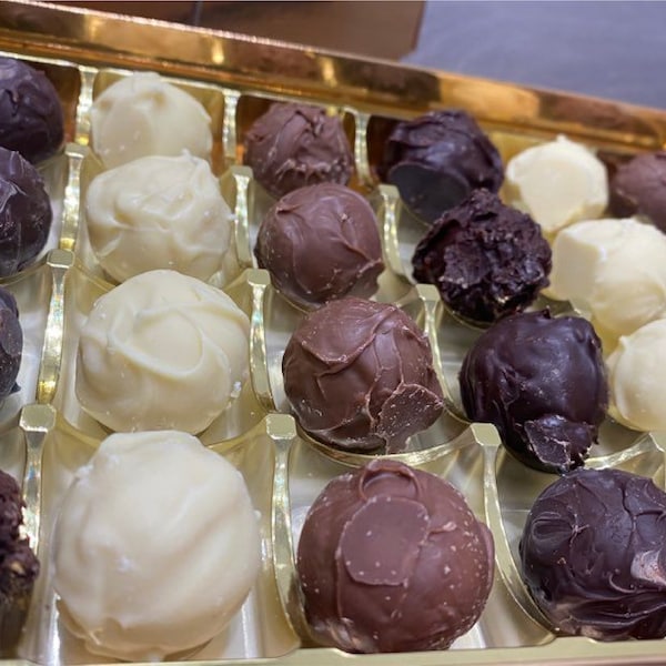 Luxury Handmade Truffles and Chocolates - Fine Belgium Chocolate, Artisan,  Christmas Gift , Surprise Gift,Chocolate, Craft Chocolate